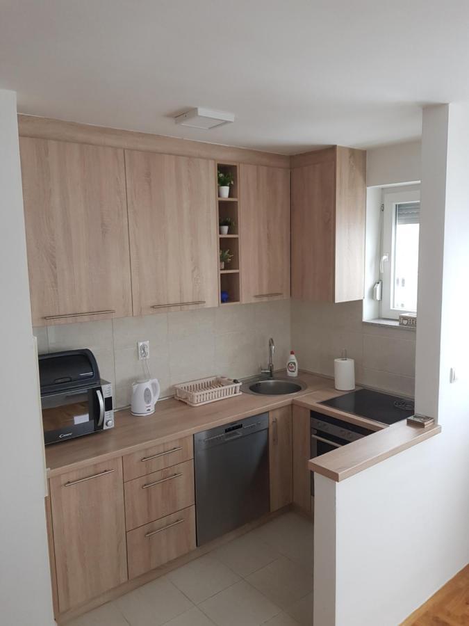 S&D Apartman Lukavica Luaran gambar